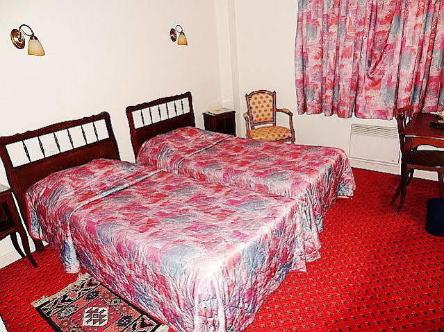 Logis Hotel Calisola Besancon - Soiree Etape Chalezeule Εξωτερικό φωτογραφία