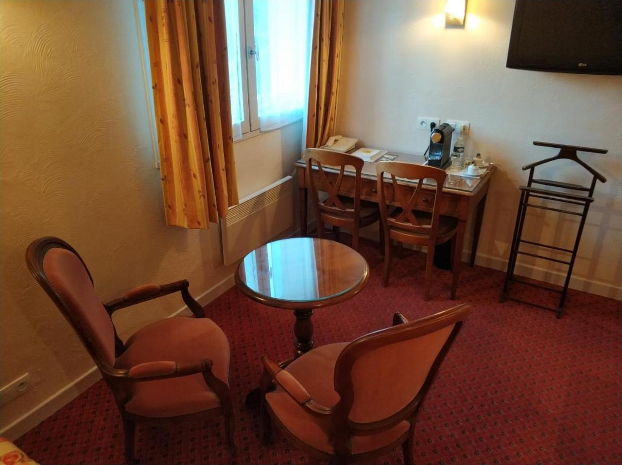 Logis Hotel Calisola Besancon - Soiree Etape Chalezeule Εξωτερικό φωτογραφία