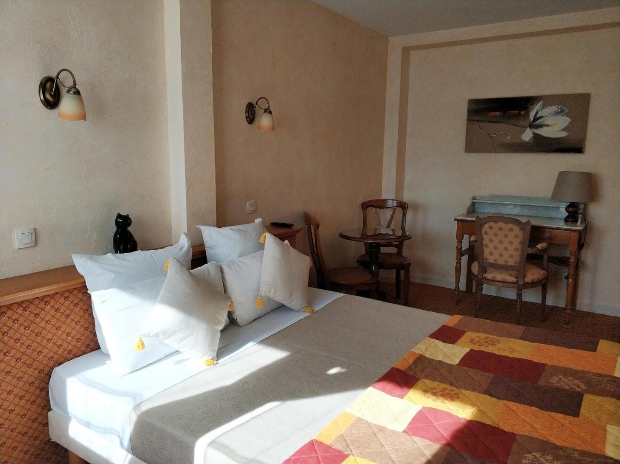 Logis Hotel Calisola Besancon - Soiree Etape Chalezeule Εξωτερικό φωτογραφία